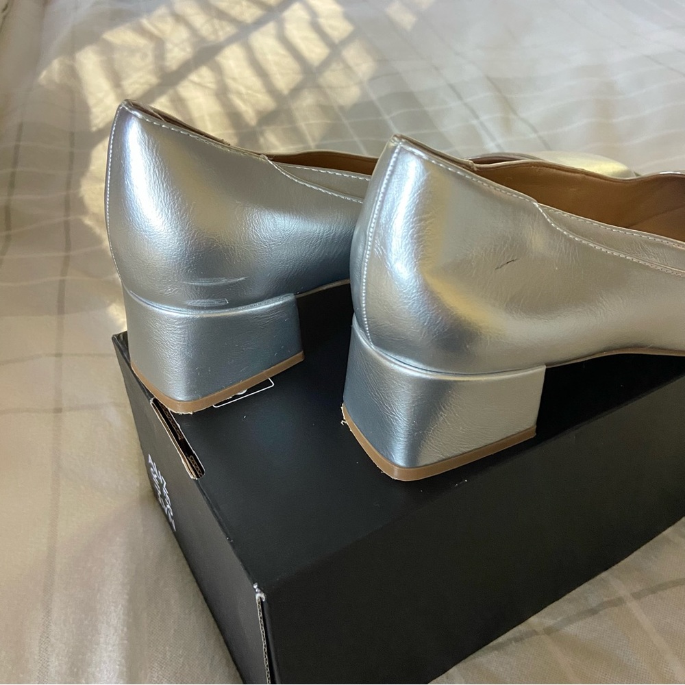 Naturalizer Women's Silver Heels - Picture 4 of 5